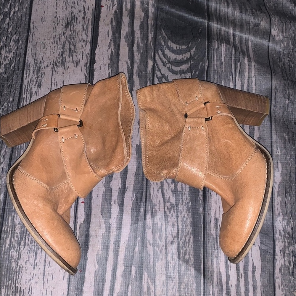 Sundance Leather Carmel Brown Bootie Size 39